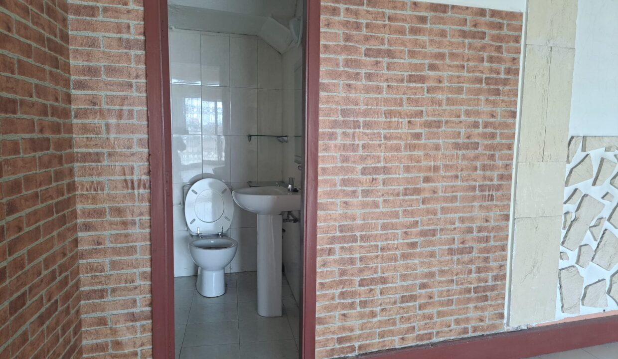 WhatsApp Image 2025-10-03 at 15.21.17